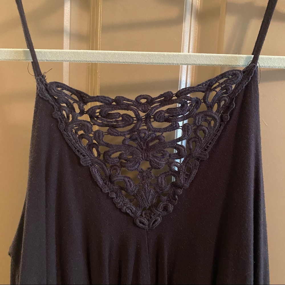 Lace-Back Flowy Tank - Picture 4 of 5
